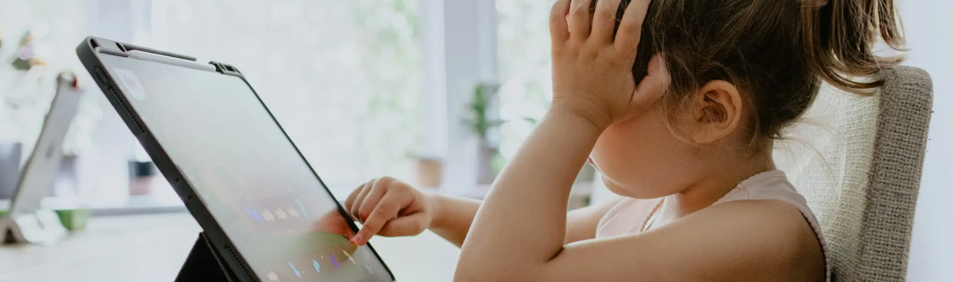 Human Design Gate 23 - Gate of Assimilation - young girl problem solving